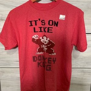 Boys Nintendo donkey Kong it’s on t-shirt size L